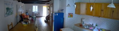 Wohzimmer und K&uuml;che (Panoramaufnahme)